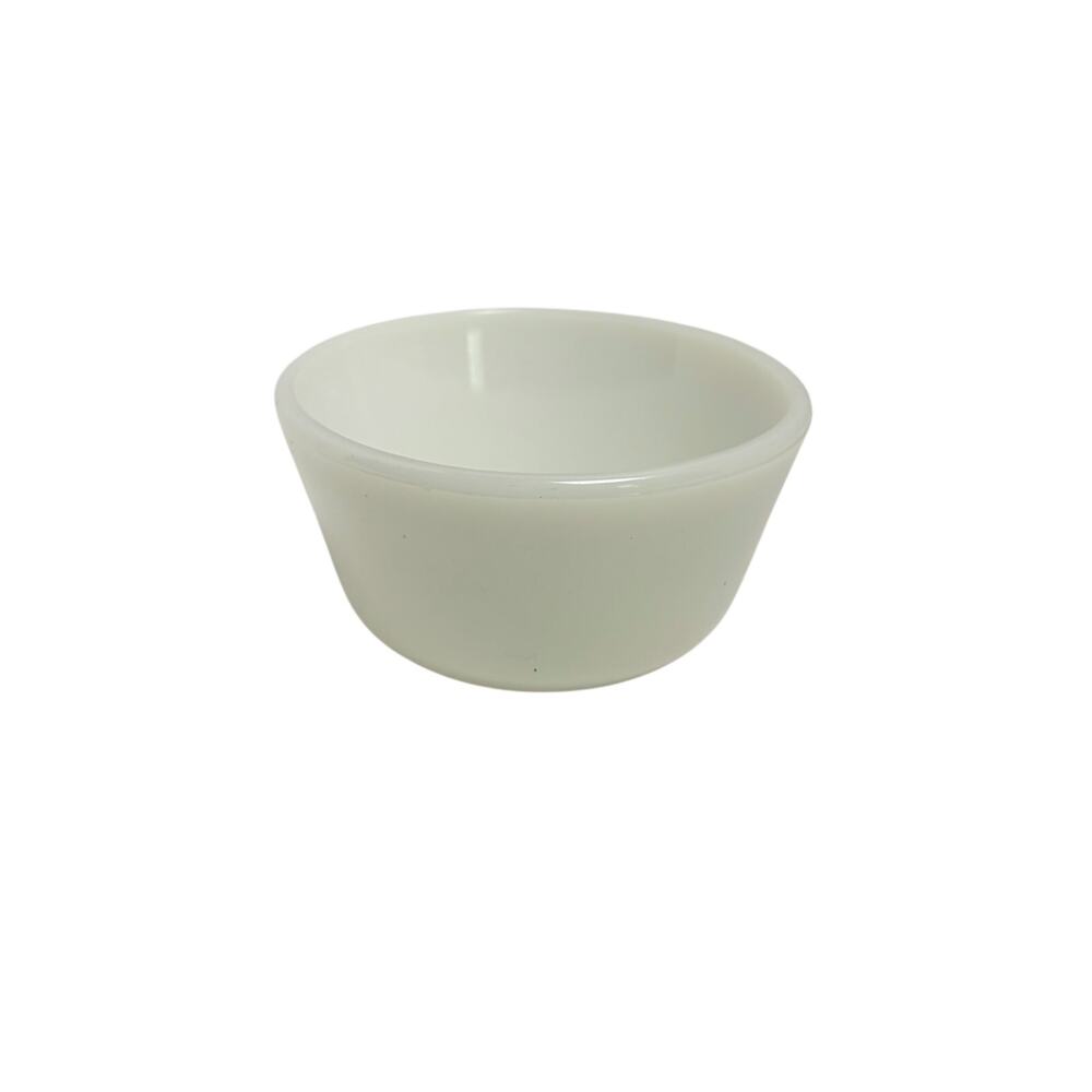 VTG Milk glass ramekin bowl, custard cup. 3.5 inch diameter